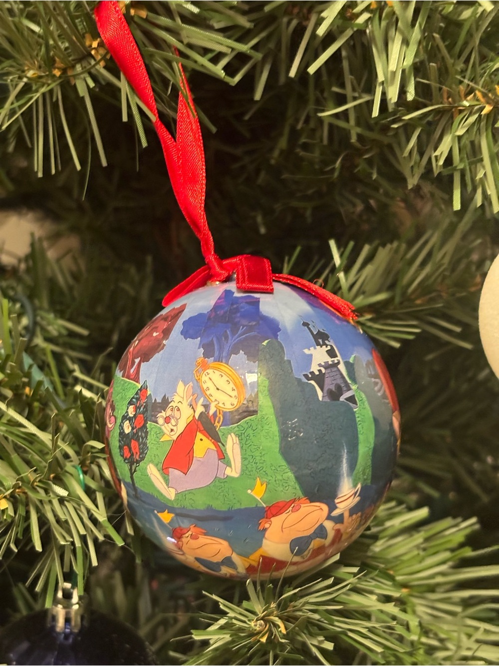 Disney vintage Alice in Wonderland Holiday Ornament - - Picture 3 of 4
